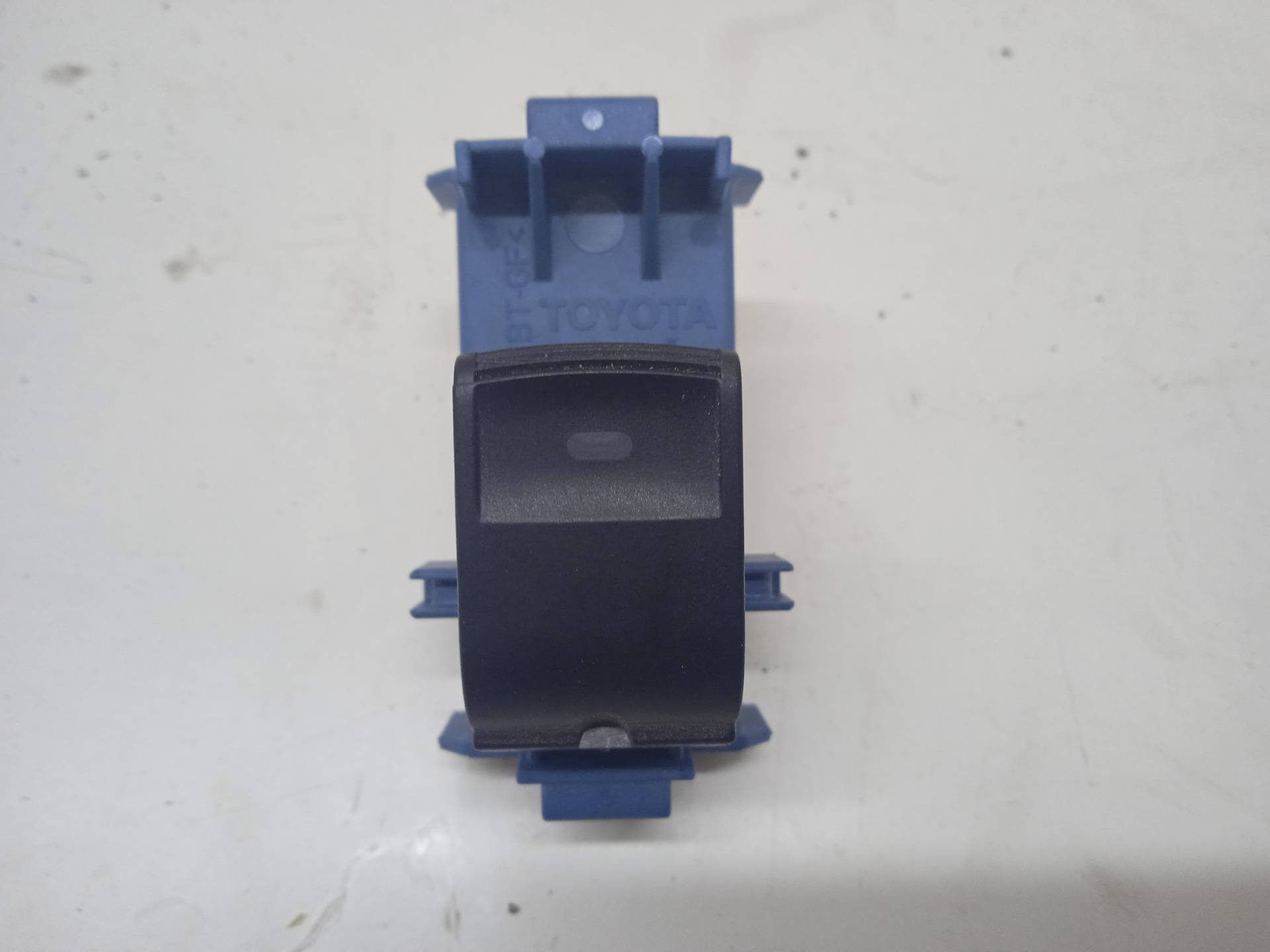 TOYOTA Avensis T27 Rear Right Door Window Control Switch 8481005070 24336362