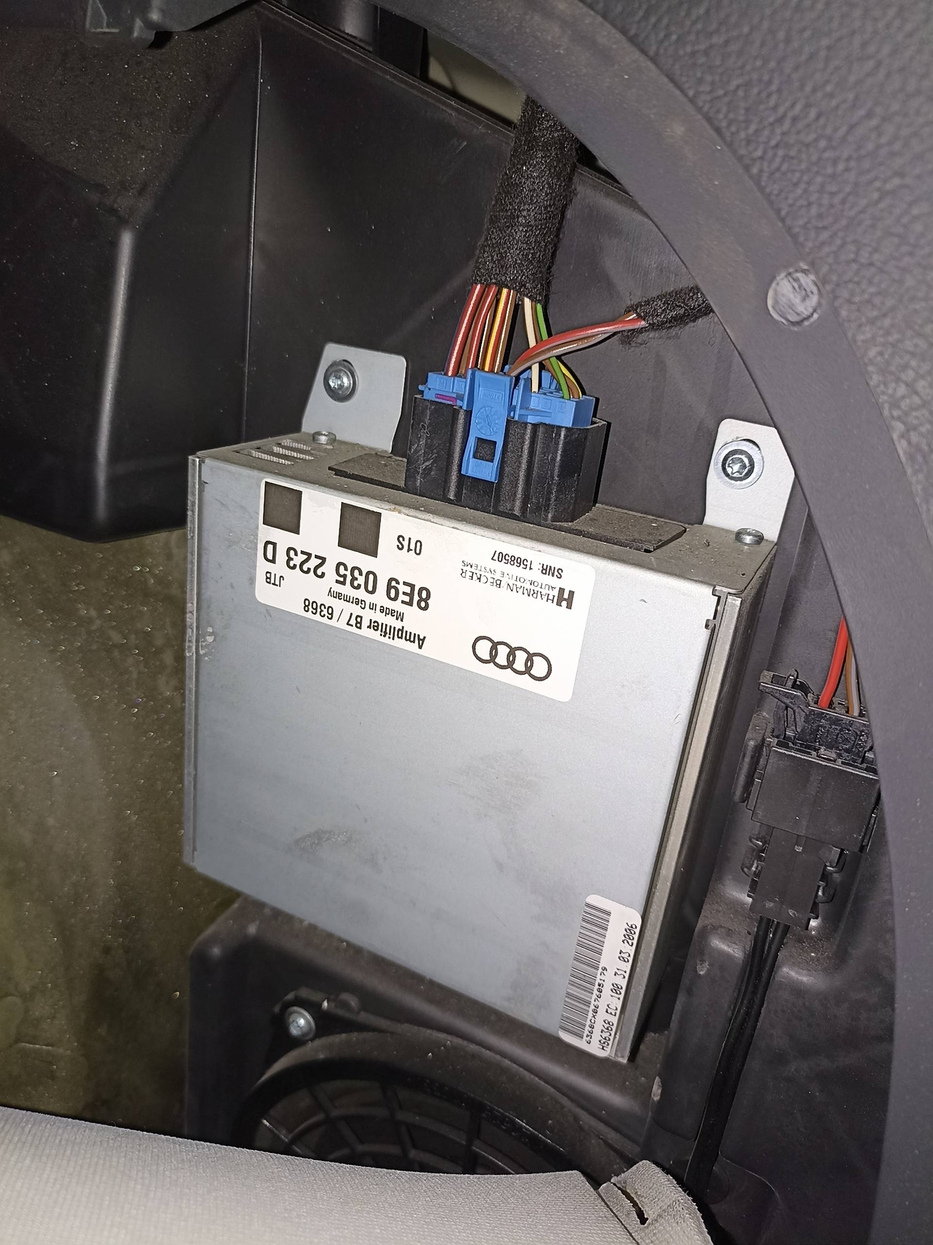 AUDI A4 B7/8E (2004-2008) Other Control Units 8E9035223D 24340325