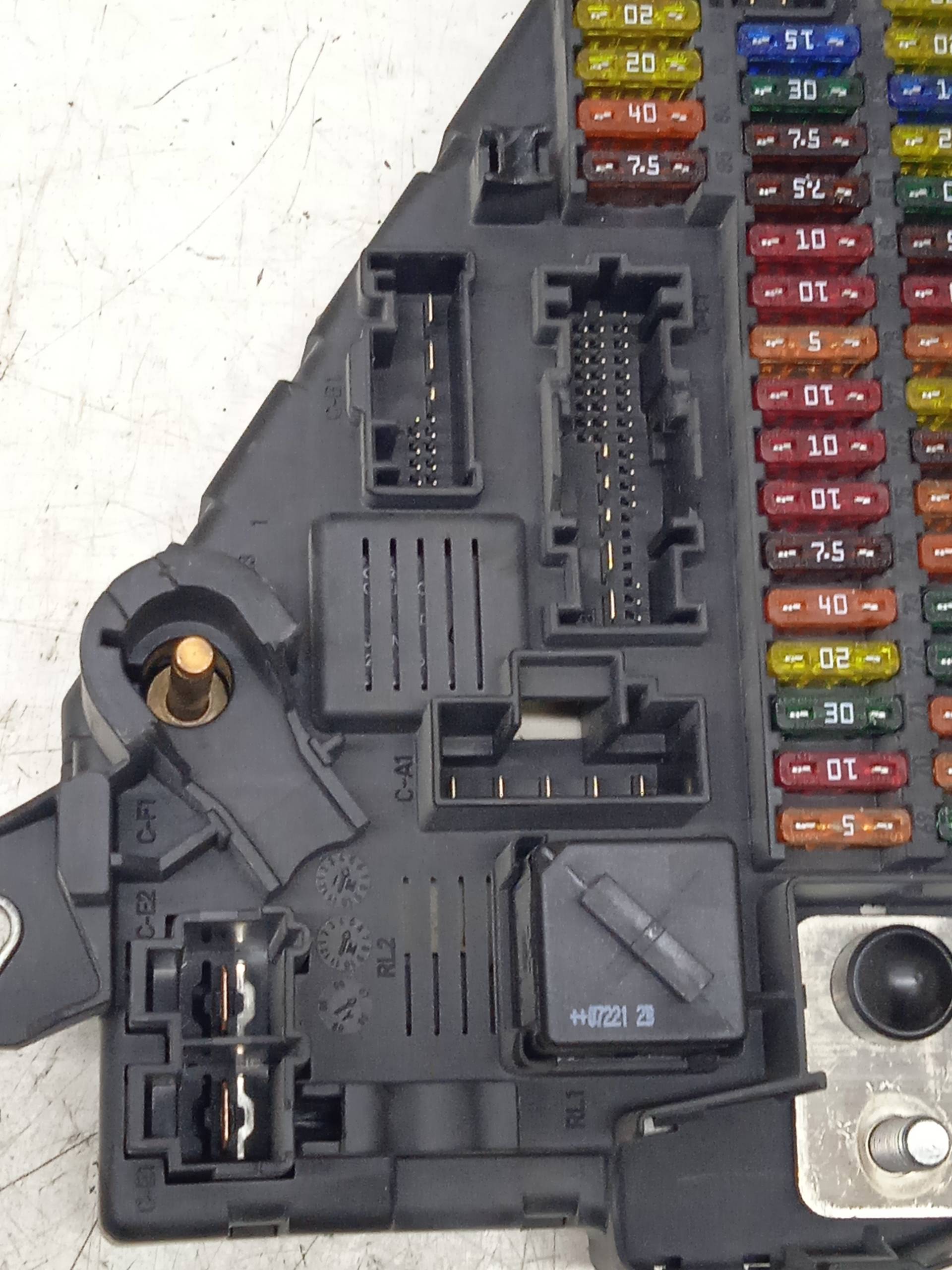 BMW 5 Series E60/E61 (2003-2010) Fuse Box 913883001 25449344