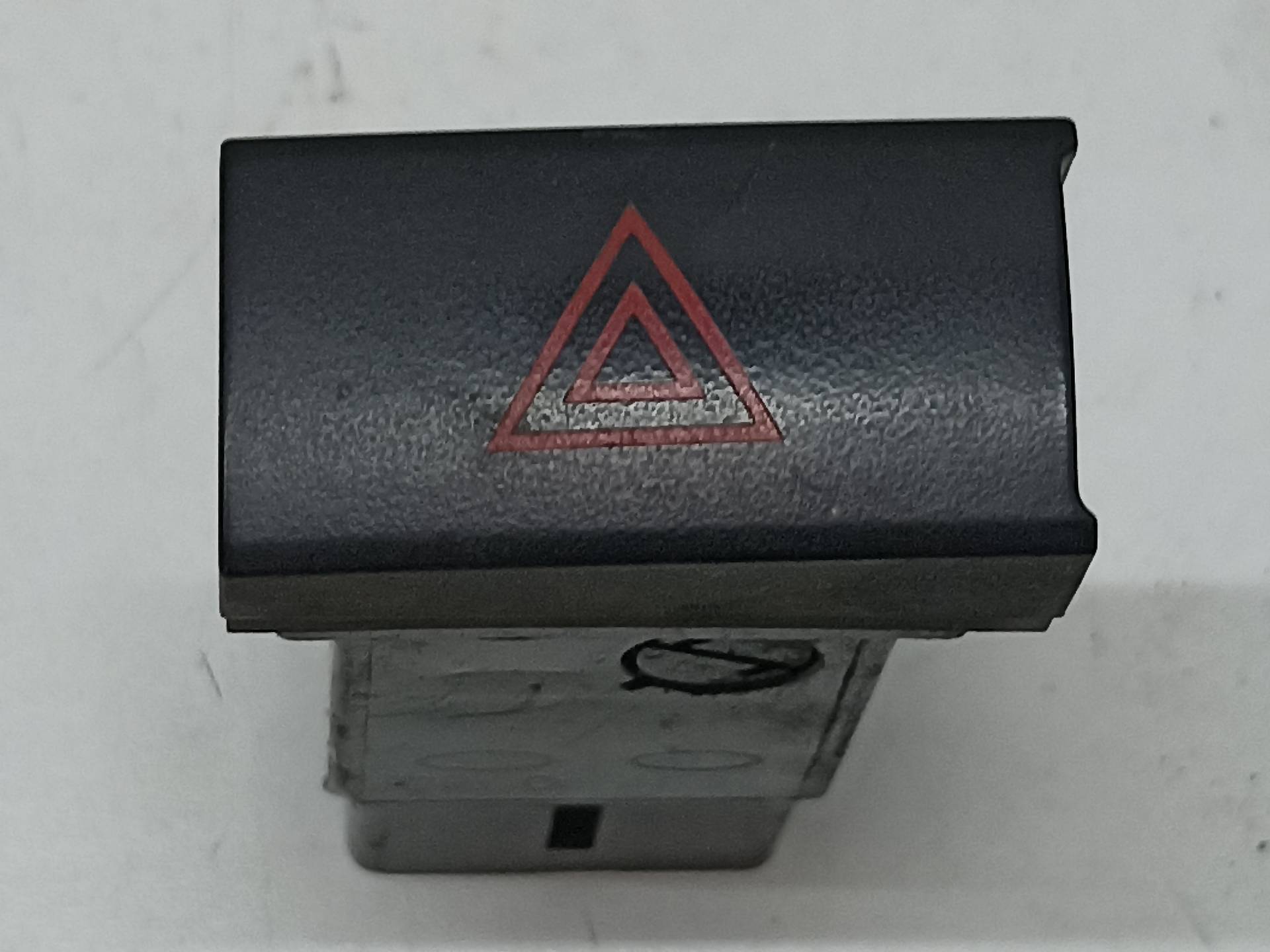 HYUNDAI Santa Fe CM (2006-2013) Bouton de danger 284331322103,103 24313290