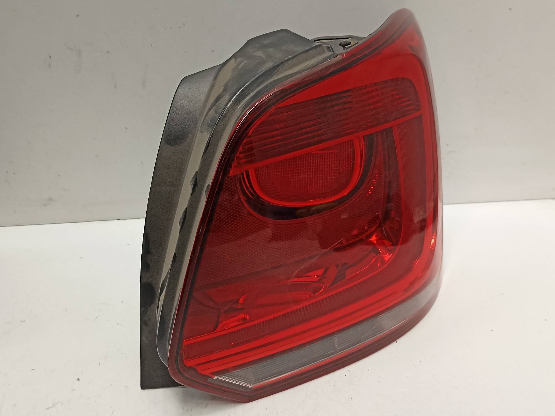 VOLKSWAGEN Polo 5 generation (2009-2017) Rear Right Taillight Lamp 6R0945096AH 24312364