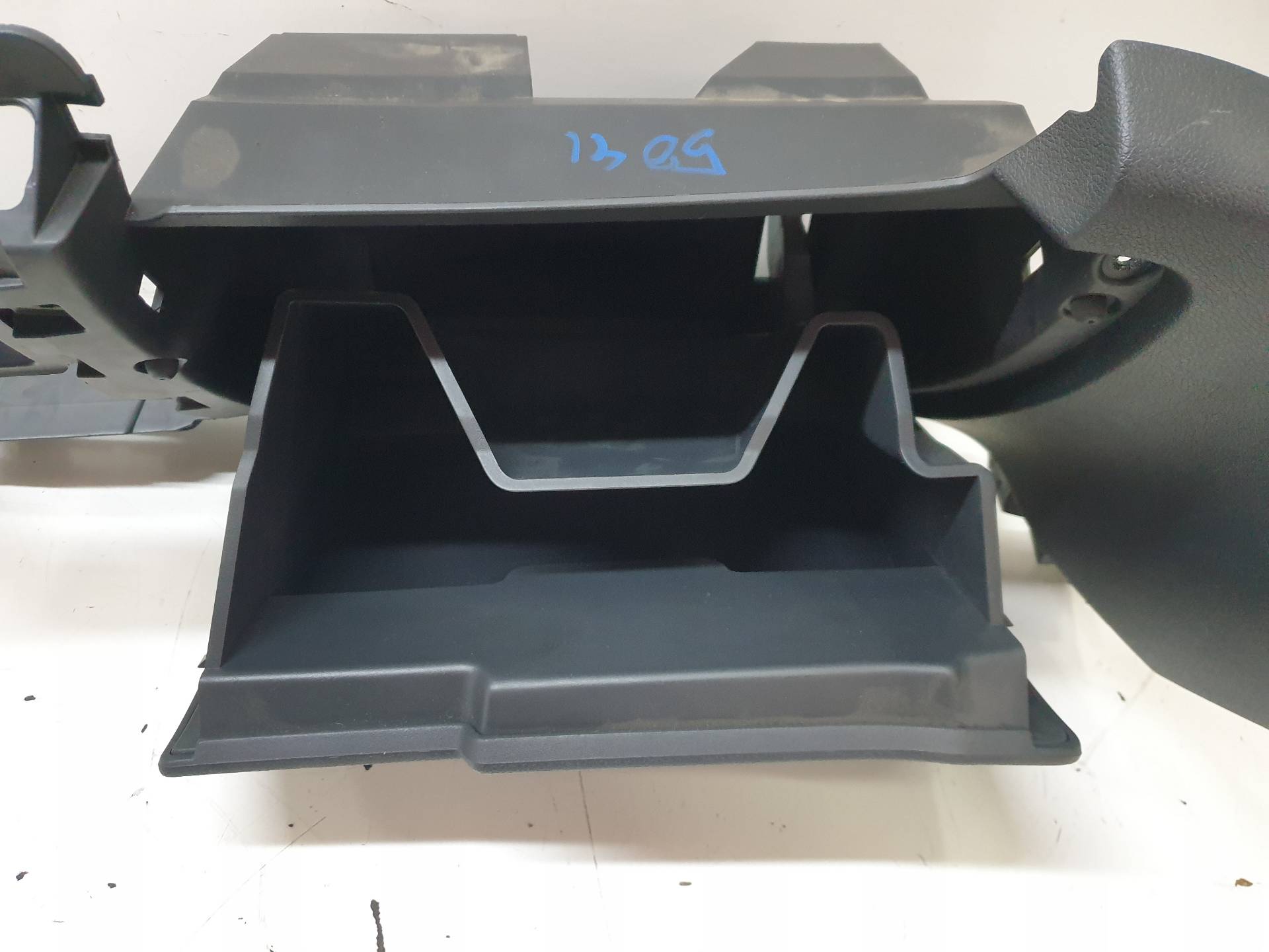 PEUGEOT 5008 1 generation (2009-2016) Glove Box 9685168577 25568903