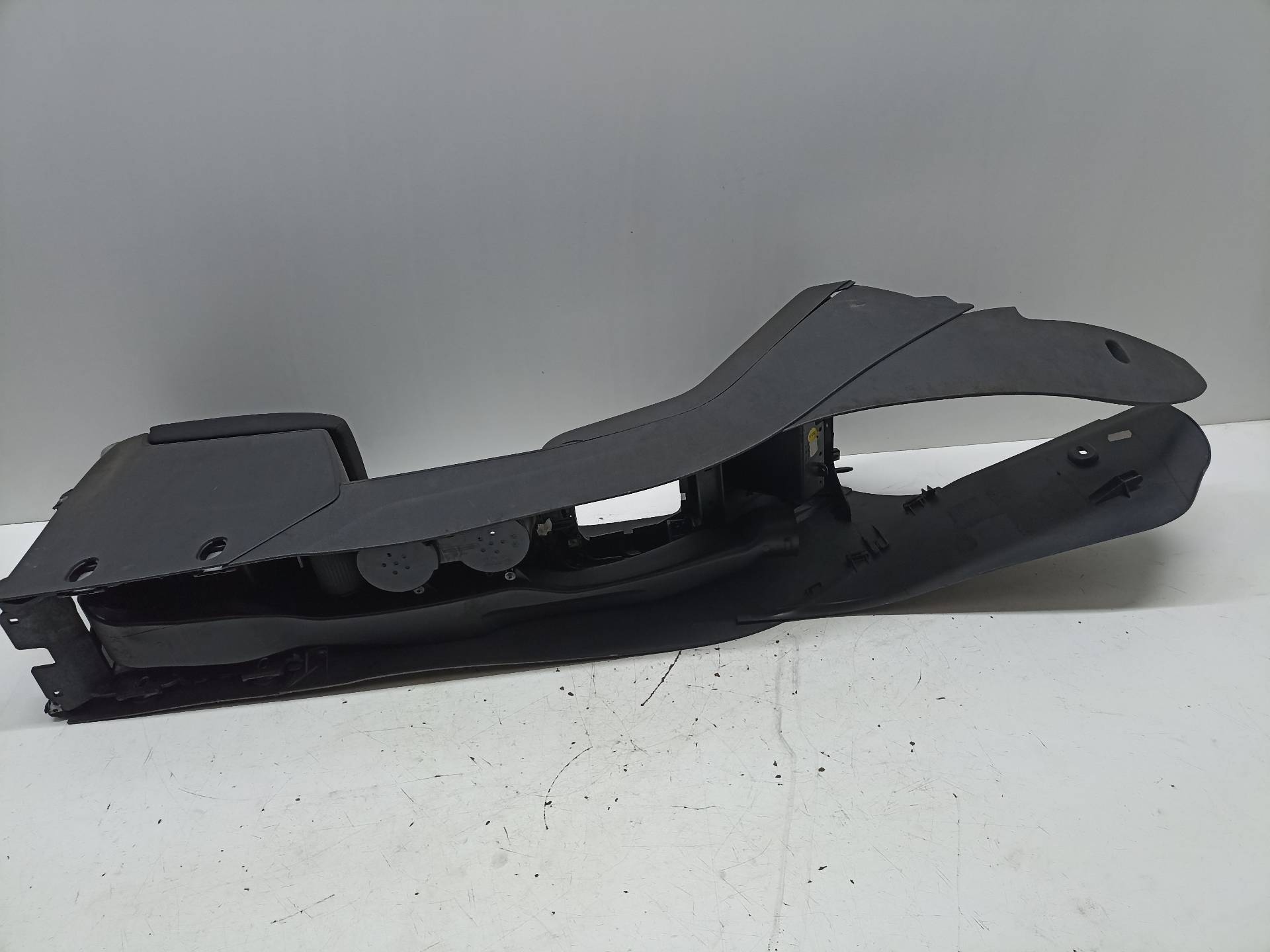 VOLKSWAGEN Tiguan 1 generation (2007-2017) Center Console 5M0864207G 24313315