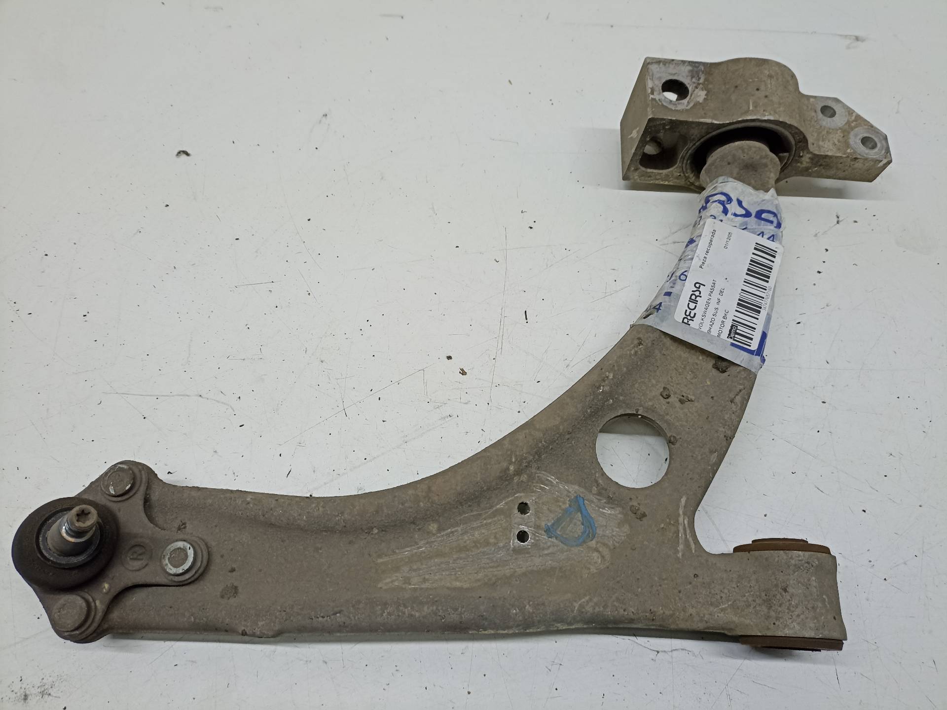 VOLKSWAGEN Passat B6 (2005-2010) Fremre høyre arm 347477657160,160 24316304