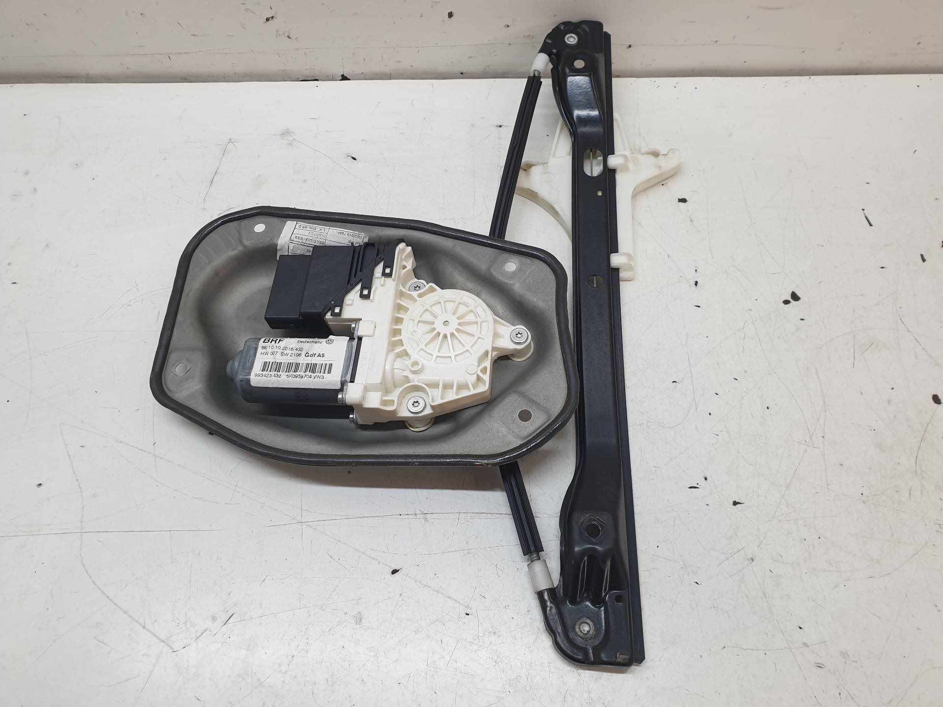 VOLKSWAGEN Golf 5 generation (2003-2009) Rear Right Door Window Regulator 1K0959704F 24332250