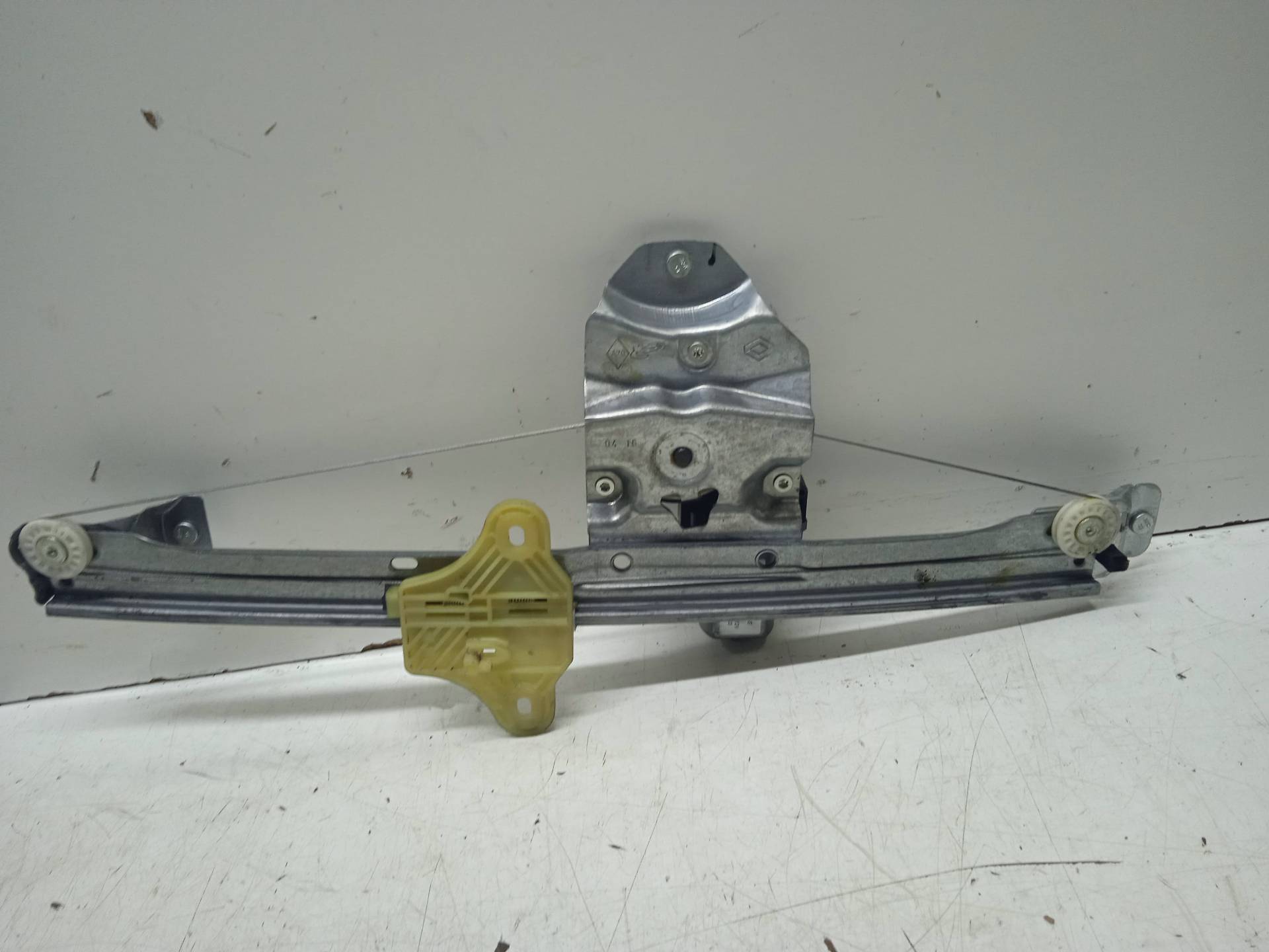 RENAULT Clio 3 generation (2005-2012) Front Left Door Window Regulator 128001472B 24333102