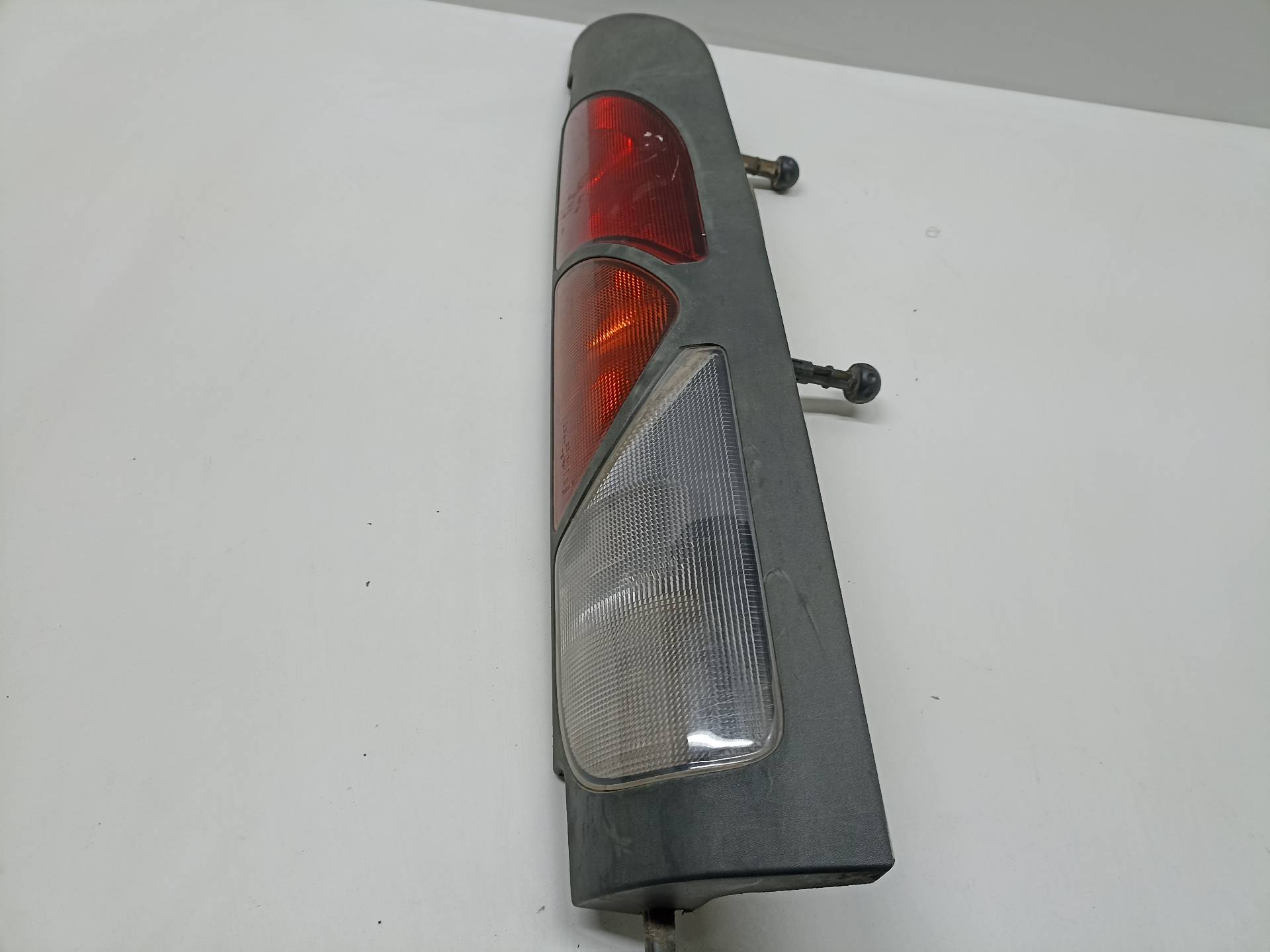 ASTON MARTIN Kangoo 1 generation (1998-2009) Задна дясна задна лампа 32325851093 24314999