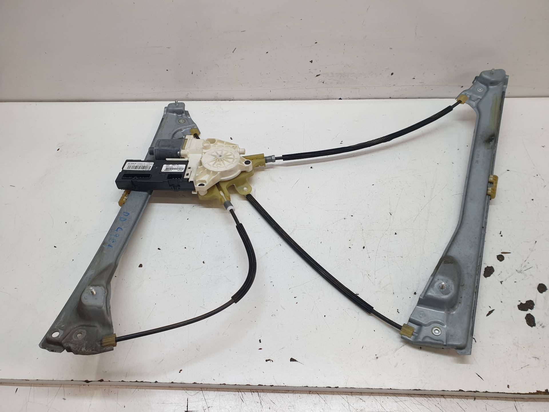 RENAULT Laguna 3 generation (2007-2015) Front Right Door Window Regulator 807000002R 24339759