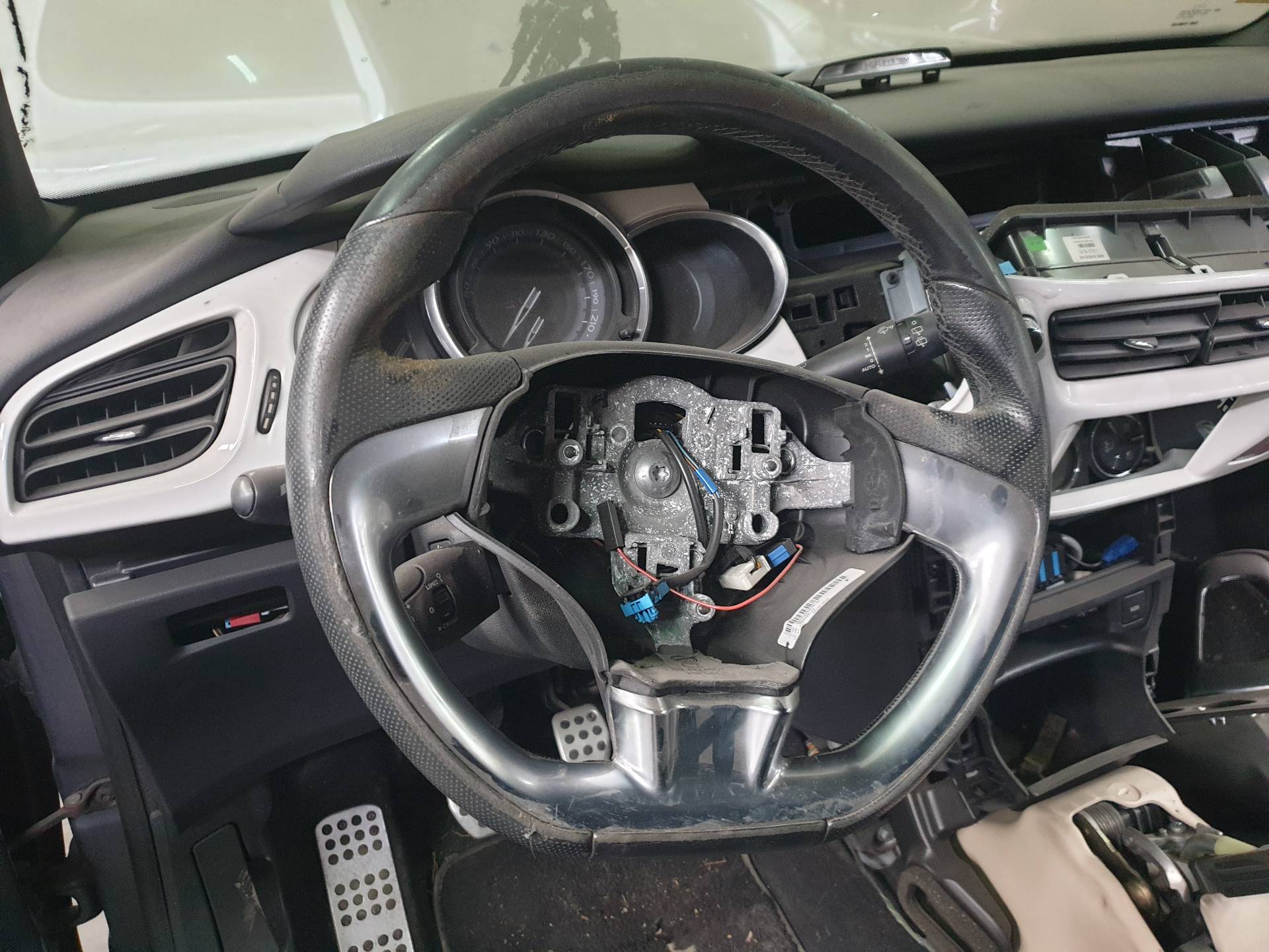 CITROËN DS3 1 generation (2010-2015) Steering Wheel 24341264