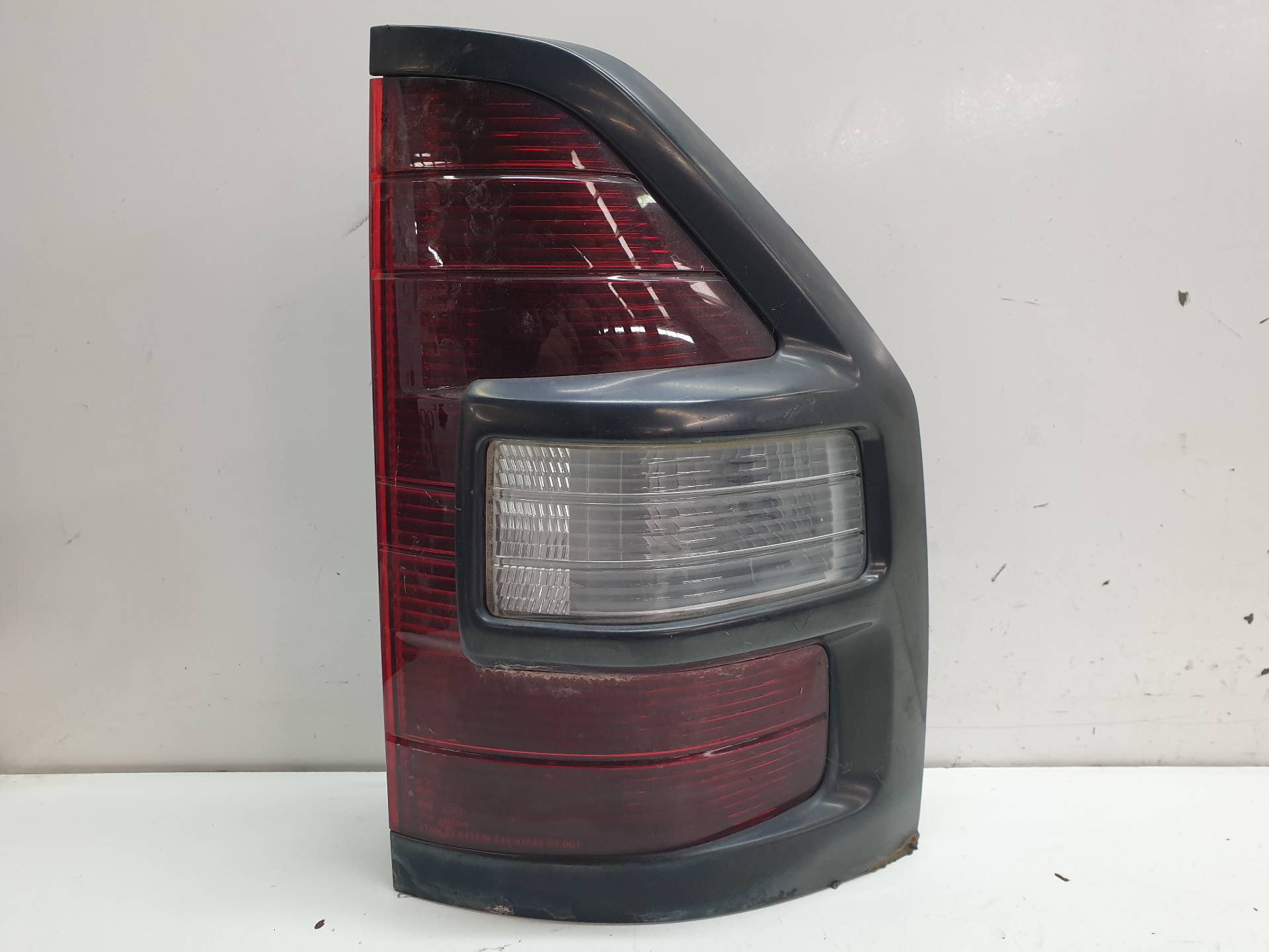 VOLKSWAGEN LT 1 generation (1975-1995) Rear Right Taillight Lamp MR548042 25570256