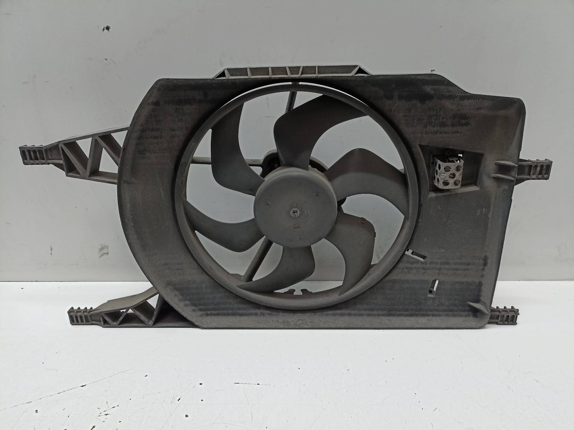 BMW Laguna 2 generation (2001-2007) Diffuser Fan 8200273171 24316521