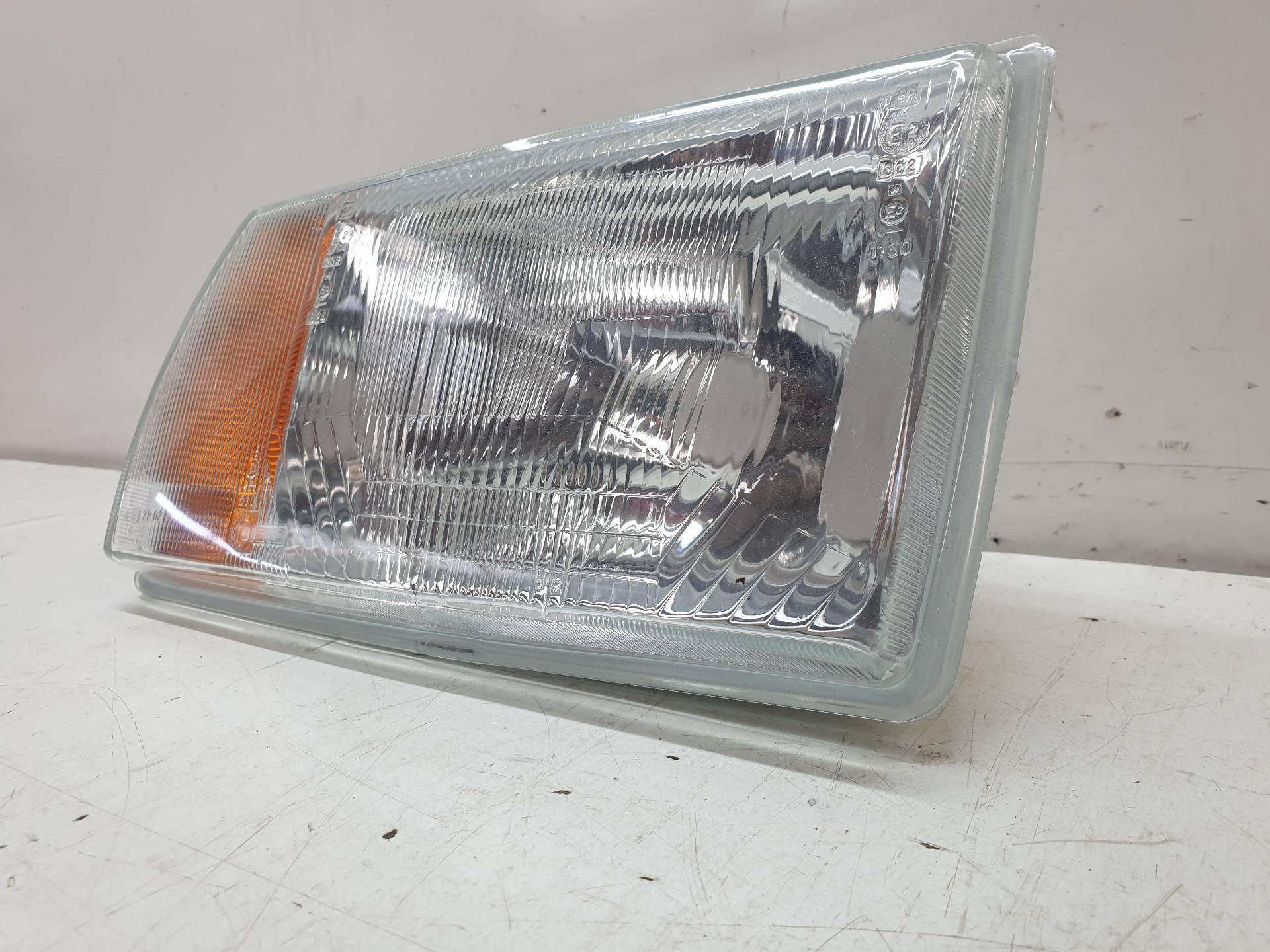 CITROËN Visa 1 generation (1978-1991) Front Right Headlight 061793 24338077