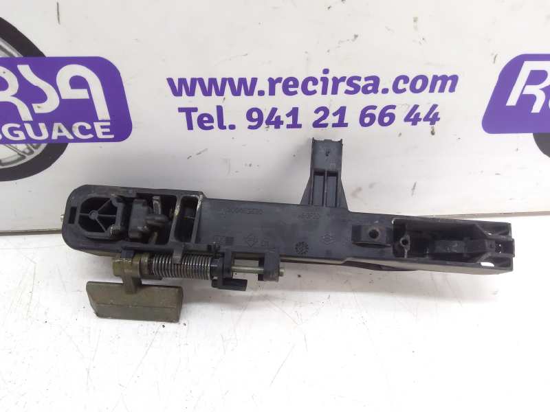 RENAULT Laguna 2 generation (2001-2007) Aizmugurējo labo durvju ārējais rokturis 8200452520 24320226