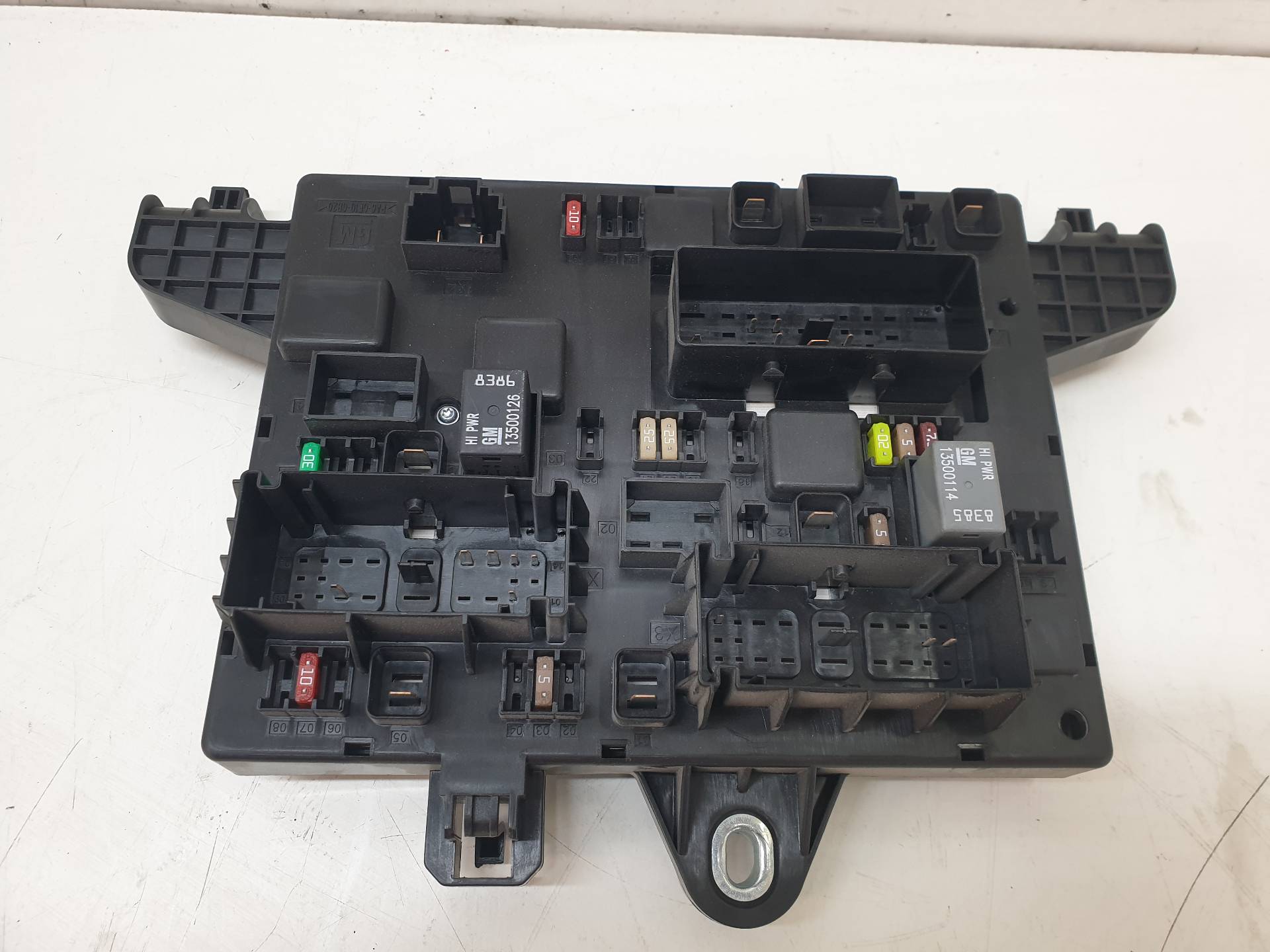 OPEL Astra J (2009-2020) Fuse Box 13343950 24340822