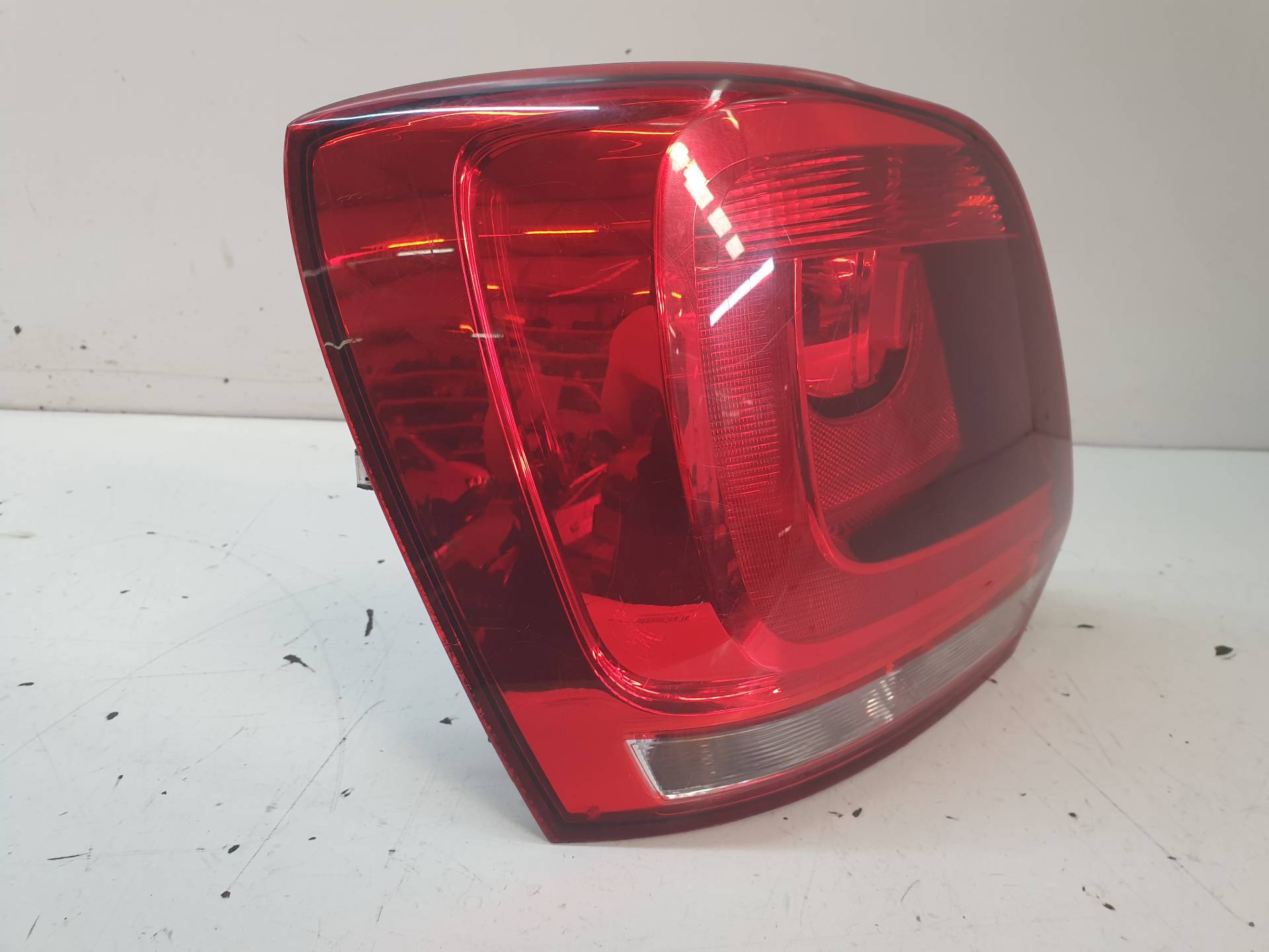 VOLKSWAGEN Polo 5 generation (2009-2017) Rear Left Taillight 6R0945257A 25570320