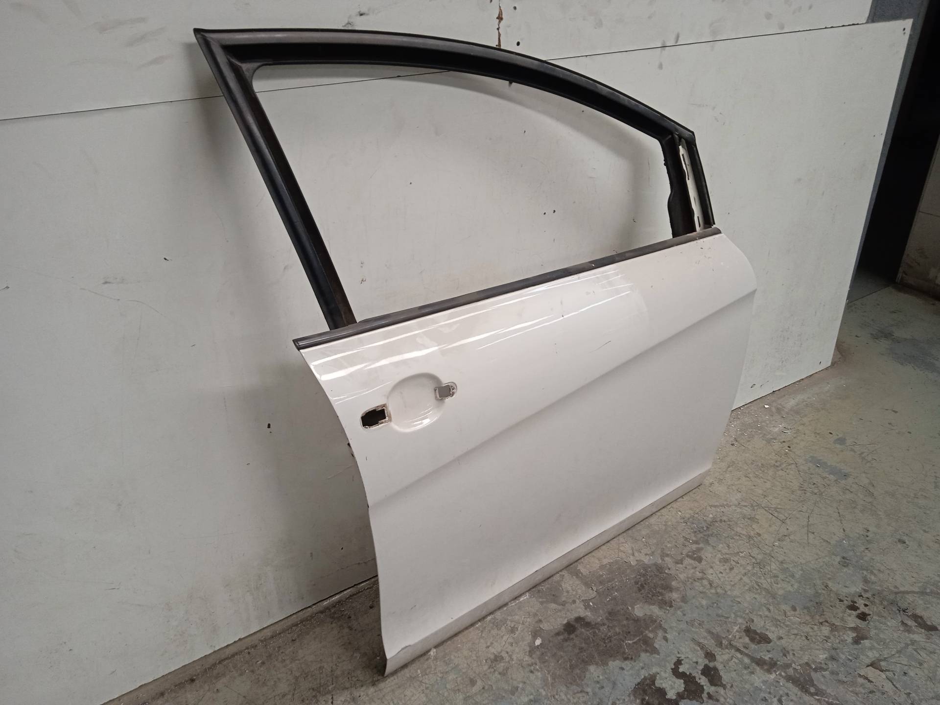 SEAT Toledo 3 generation (2004-2010) Front Right Door 5P0831056 24337505