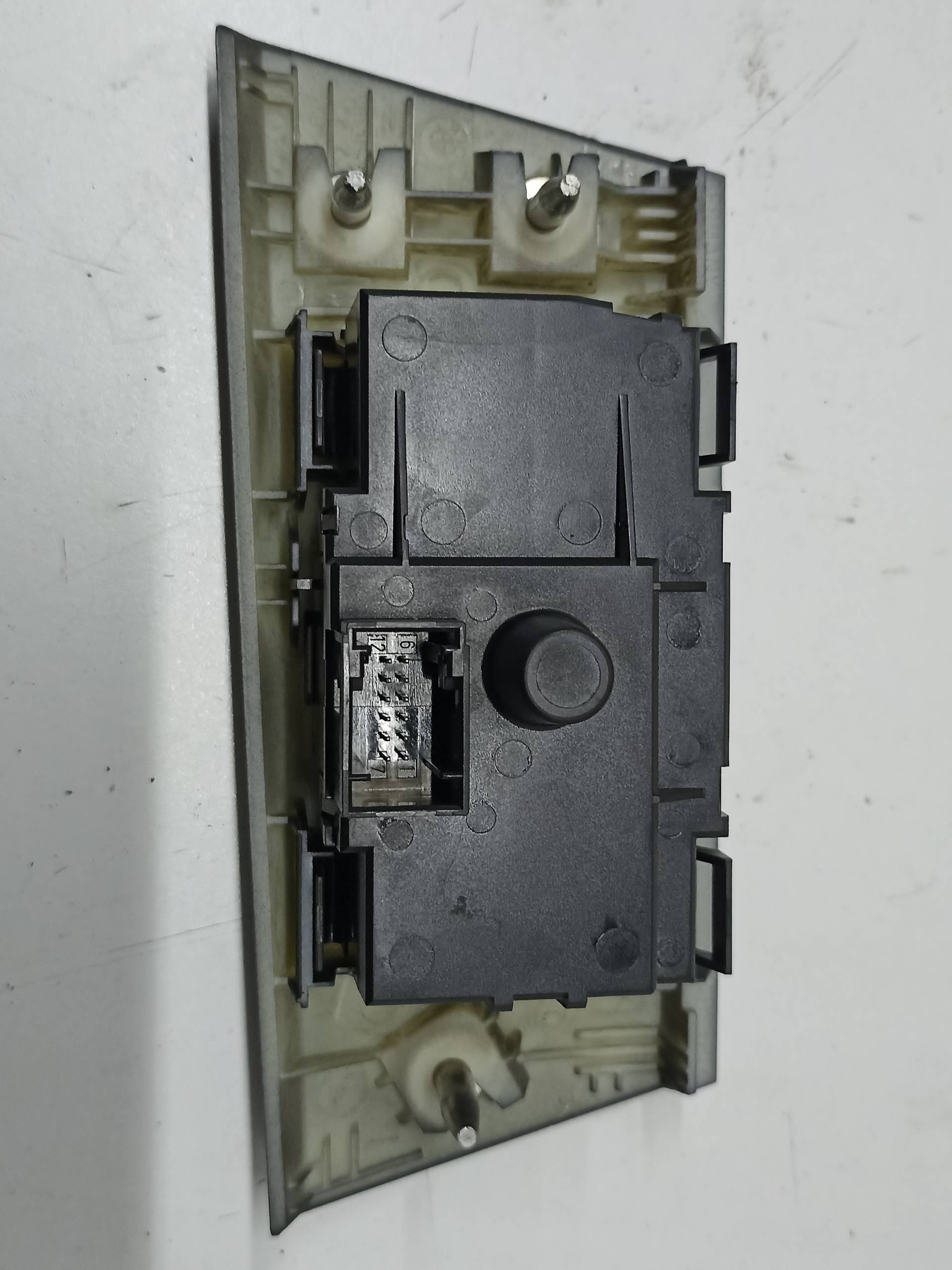 BMW 3 Series E90/E91/E92/E93 (2004-2013) Headlight Switch Control Unit 6932796 24335083