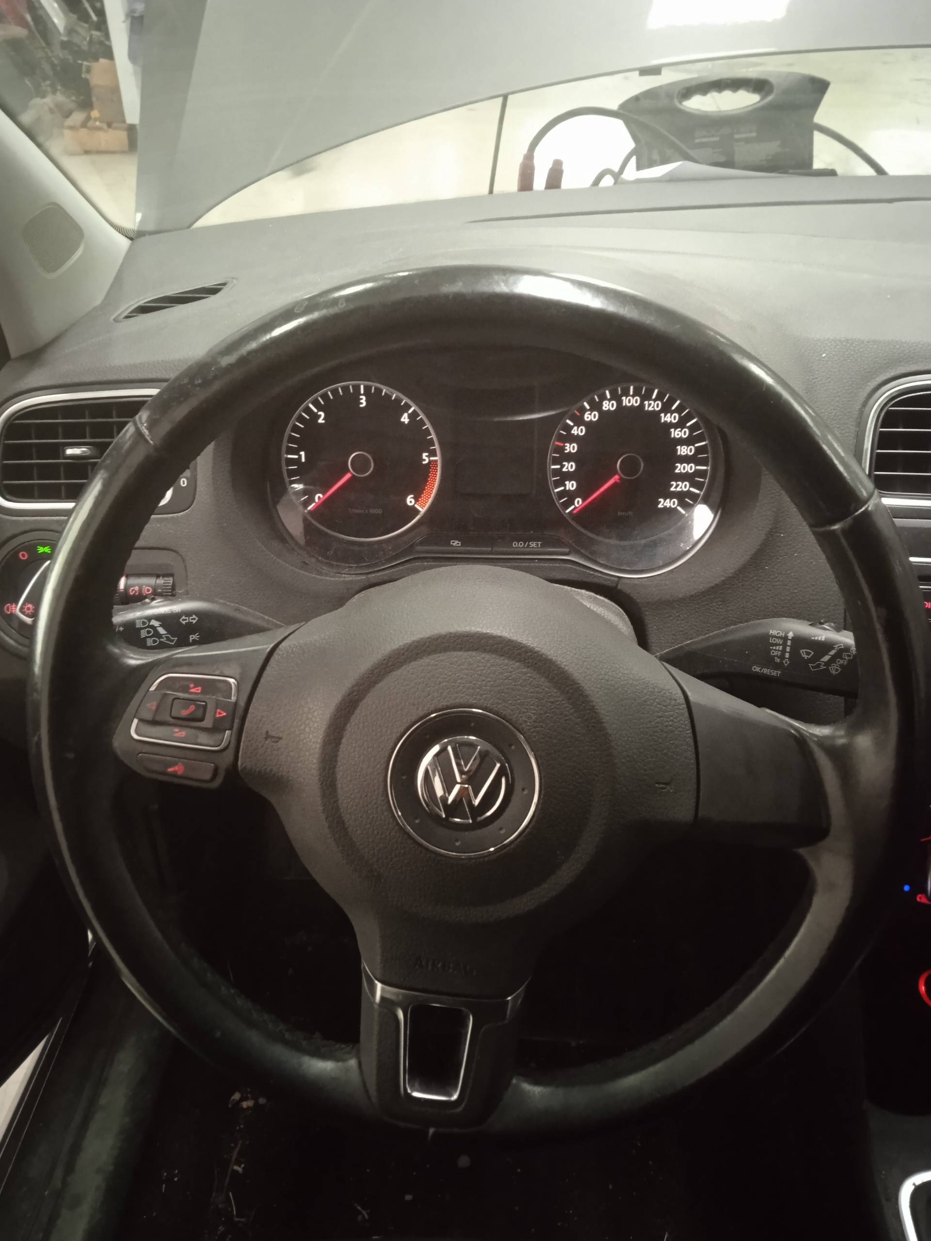 VOLKSWAGEN Polo 5 generation (2009-2017) Наружная ручка задней левой двери 5N0839885G 24330910