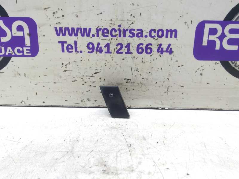 SEAT Ibiza 3 generation (2002-2008) Front Right Door Window Switch 24345458