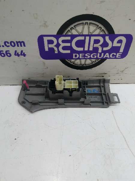 TOYOTA Yaris 2 generation (2005-2012) Front Right Door Window Switch 742310D090 24326412