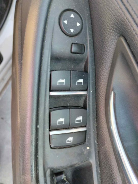 BMW 5 Series F10/F11 (2009-2017) Кнопка стеклоподъемника передней правой двери 25428374