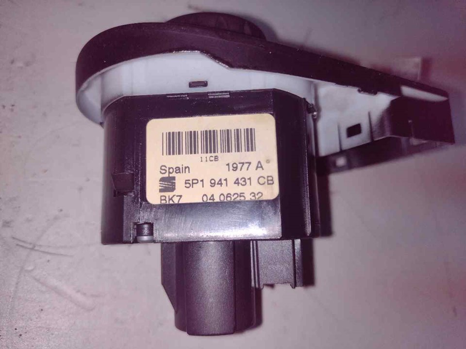 SEAT Toledo 3 generation (2004-2010) Headlight Switch Control Unit 5P1941431CB 20360723