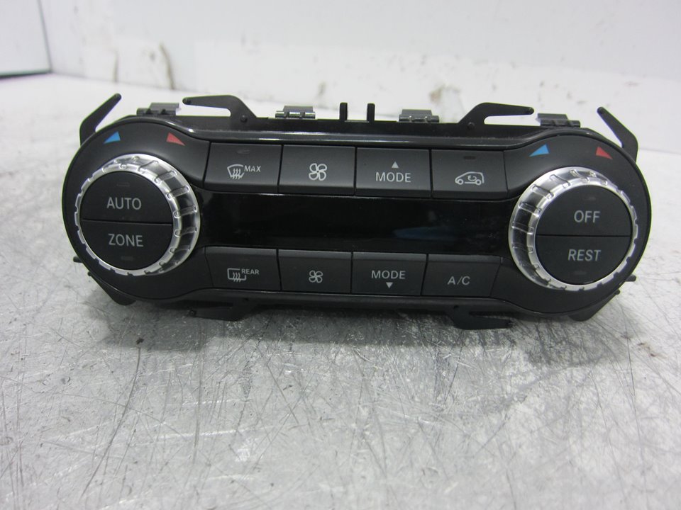 MERCEDES-BENZ A-Class W176 (2012-2018) Unitate de control al climei A2469003816 24889323