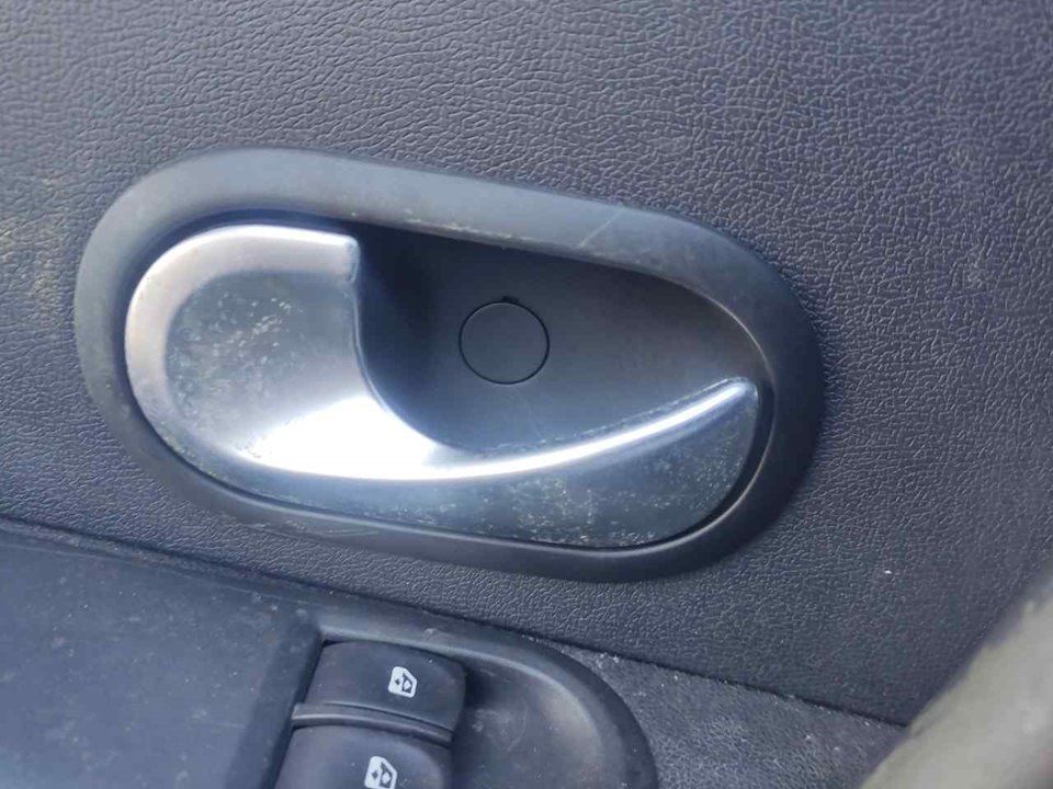 RENAULT Clio 3 generation (2005-2012) Front Left Door Interior Handle Frame 25438758