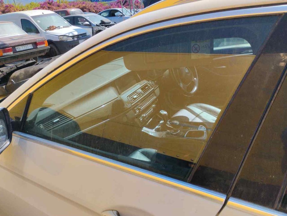 BMW 5 Series F10/F11 (2009-2017) Priekšējais kreisais durvju stikls 43R00050 25428552