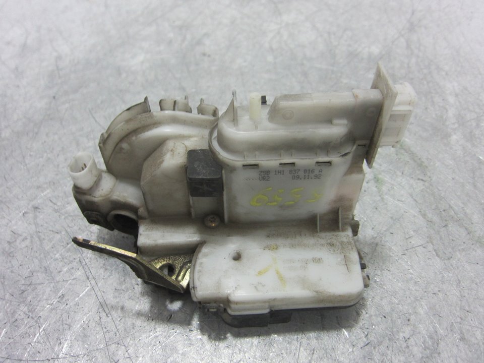 VOLKSWAGEN Golf 3 generation (1991-1998) Front Right Door Lock 1H0862154 24941186