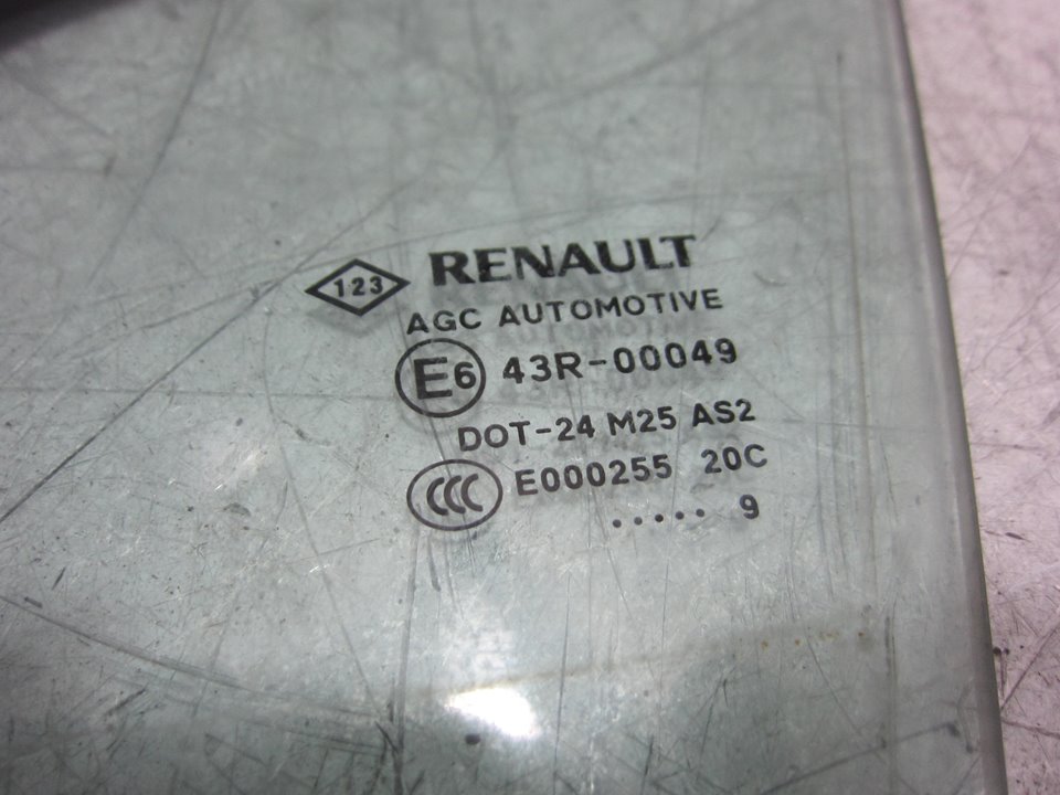 RENAULT Scenic 3 generation (2009-2015) Фортка передняя левая 43R00049 24881142