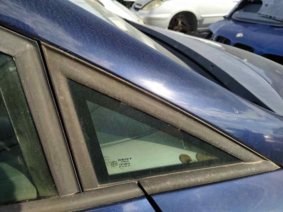 SEAT Leon 2 generation (2005-2012) Priekšējo labo durvju stikls 25375230