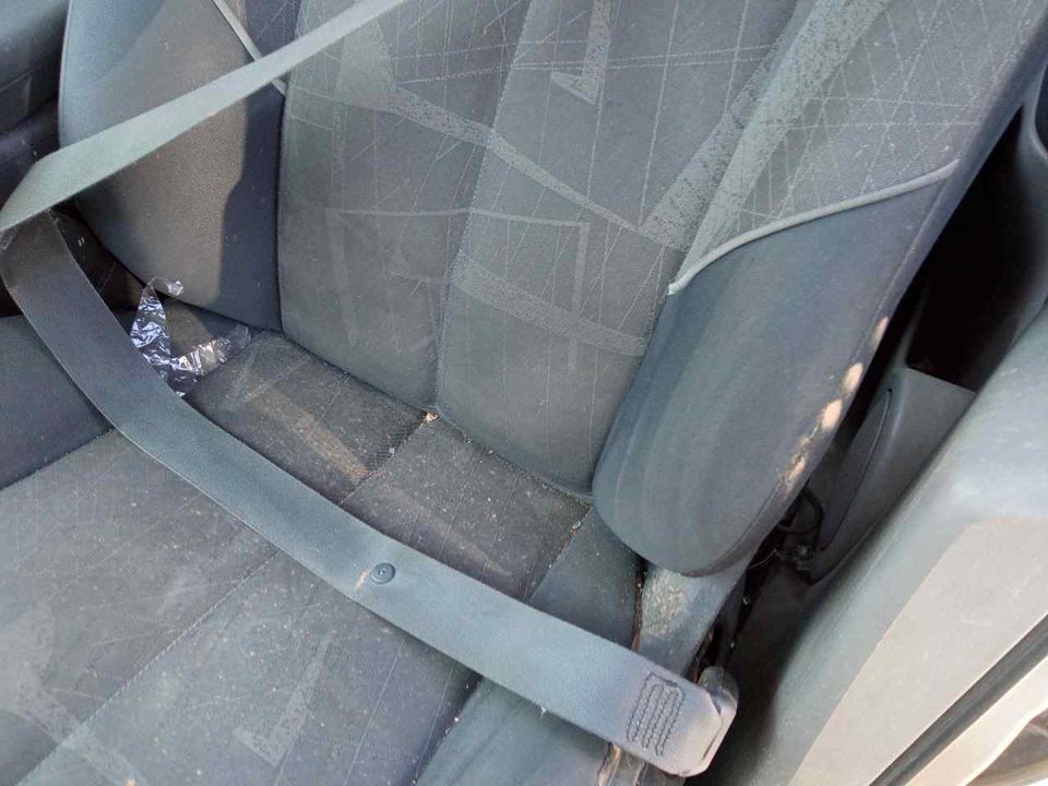 HYUNDAI i10 1 generation (2007-2013) Front Left Seatbelt 25418458