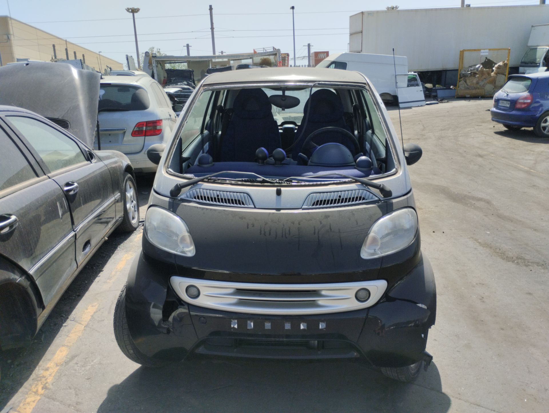 VOLKSWAGEN Fortwo 1 generation (1998-2007) Cadre de poignée intérieure de porte avant gauche 25609202