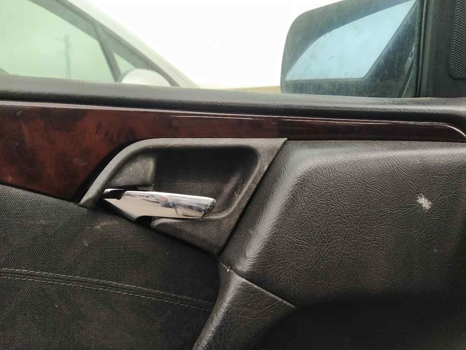 NISSAN Primera P10 (1990-1997) Front Left Door Interior Handle Frame 25374549