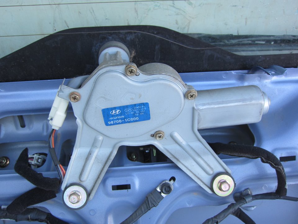 HYUNDAI Getz 1 generation (2002-2011) Galinio dangčio (bagažinės) valytuvo varikliukas 987001C000 24957716