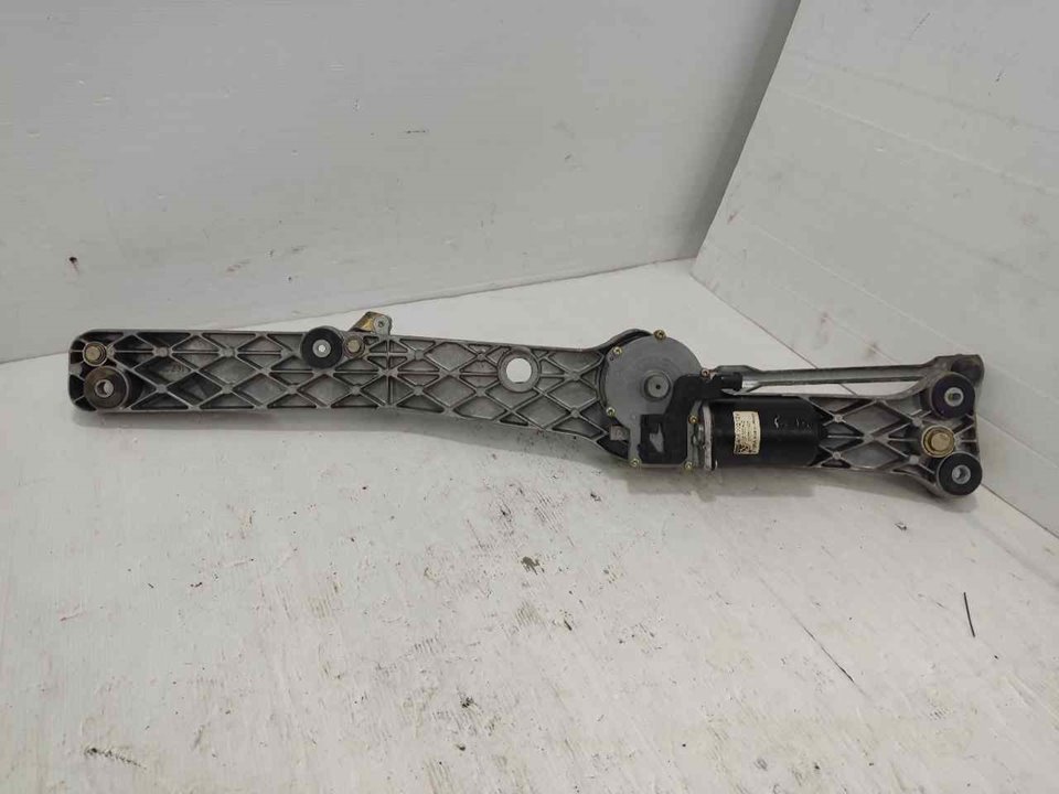 BMW 5 Series E39 (1995-2004) Front Windshield Wiper Mechanism 404202 24960800