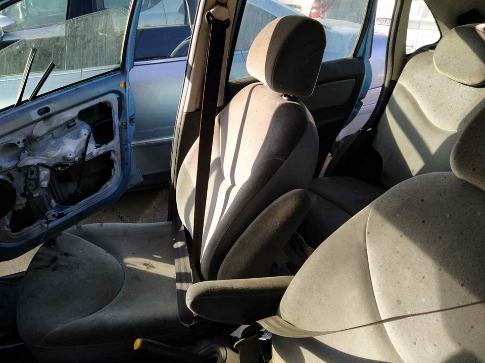 CITROËN C3 1 generation (2002-2010) Front Right Seatbelt 25369894