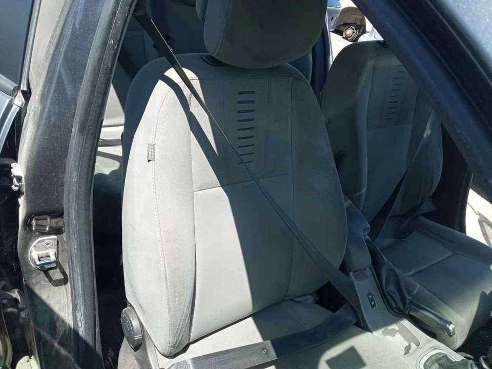 VAUXHALL Front Right Seat 25418587