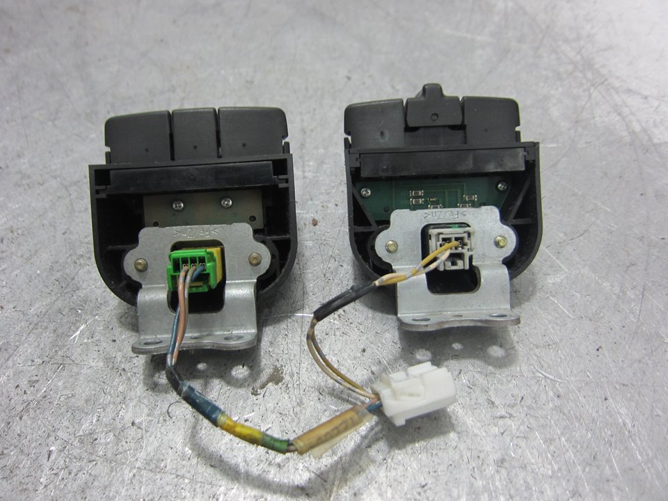 HONDA CR-V 2 generation (2001-2006) Switches 25363058