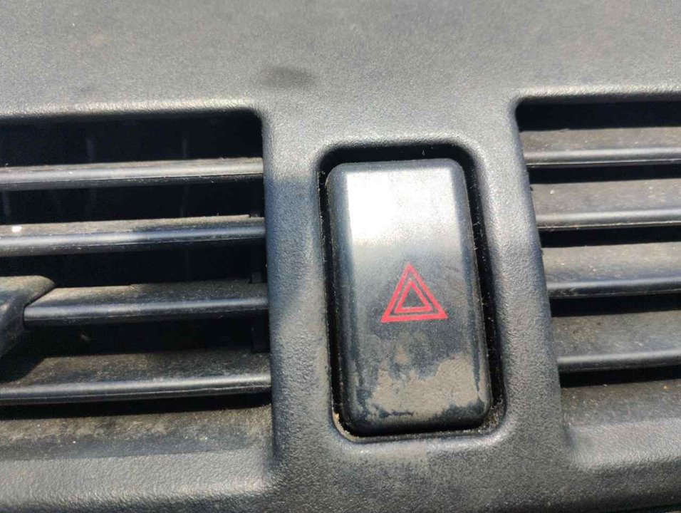 MAZDA 3 BK (2003-2009) Hazard button 25381577