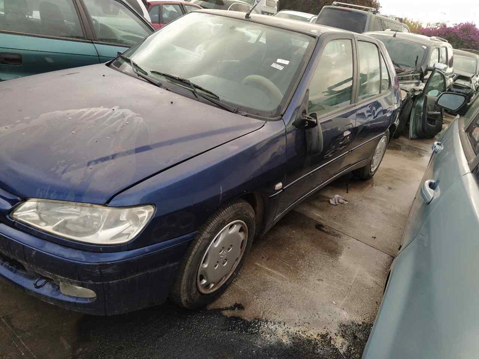 PEUGEOT 306 1 generation (1993-2002) Priekinių kairių durų langų pakėlimo mygtukai 23851115