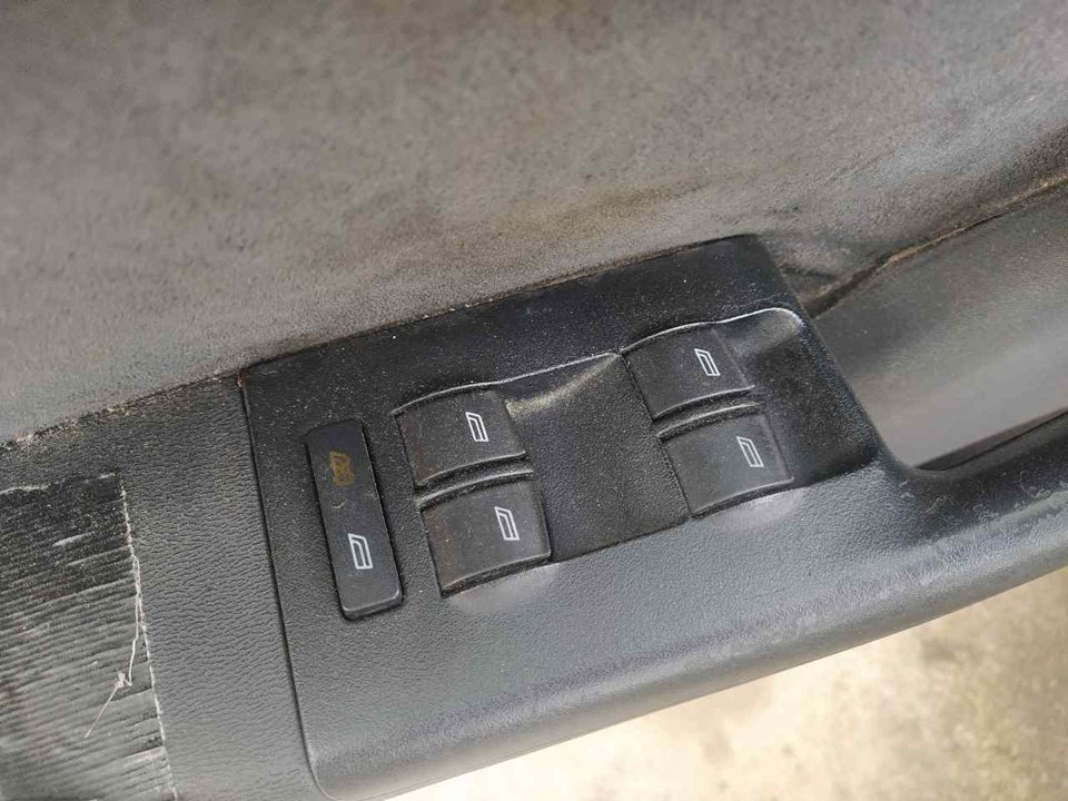 ALFA ROMEO GTV 916 (1995-2006) Priekinių kairių durų langų pakėlimo mygtukai 25774402