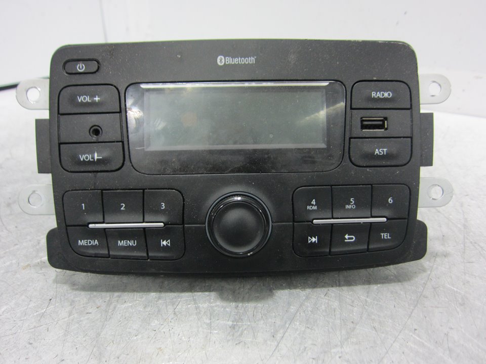 DACIA Logan 1 generation (2004-2012) Music Player With GPS 281150776R 25760227