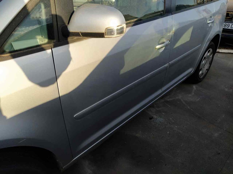 VOLKSWAGEN Touran 1 generation (2003-2015) Forreste venstre dør 25374745