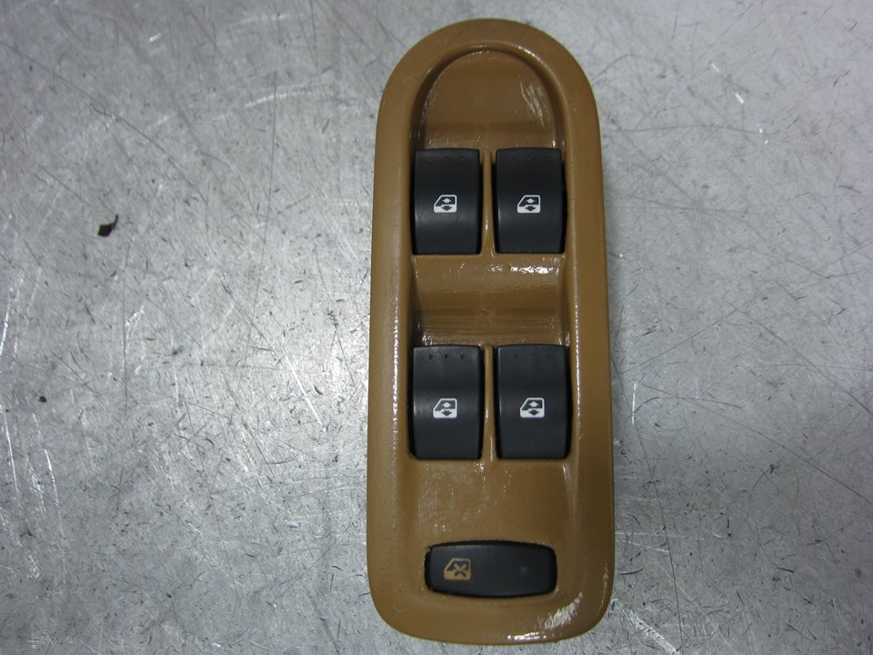 RENAULT Megane 2 generation (2002-2012) Front Left Door Window Switch 8200160603 26551720