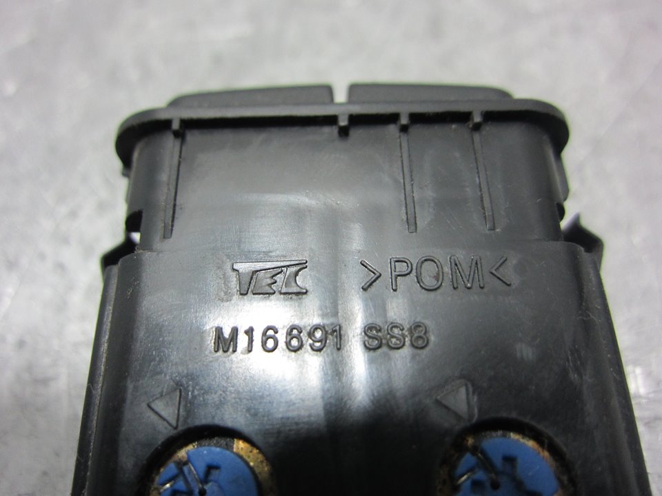 HONDA CR-V 2 generation (2001-2006) Переключатель кнопок M16891 25363061