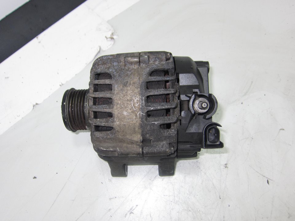 VOLKSWAGEN Fiesta 5 generation (2001-2010) Alternator 8V2110300 20414977