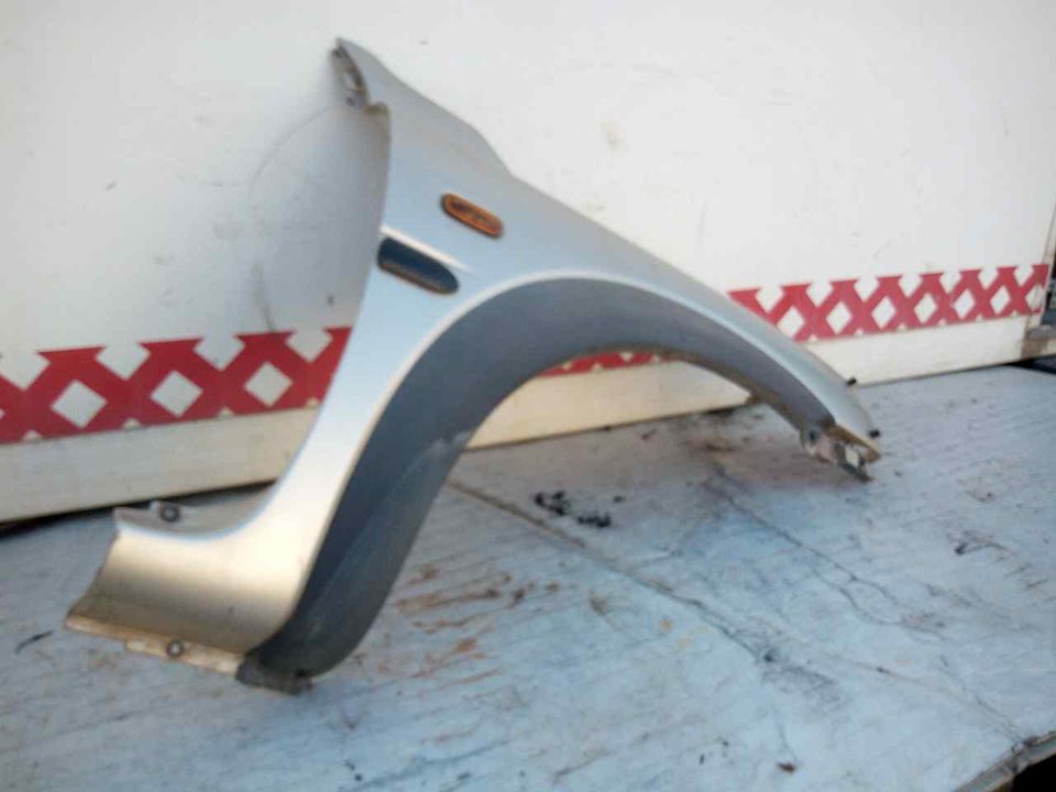 LAND ROVER Front Right Fender 25093225