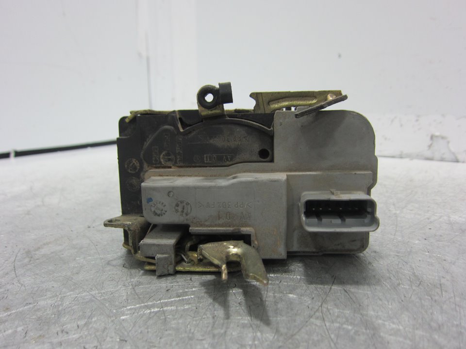 CITROËN Xsara 1 generation (1997-2004) Front Left Door Lock 981620 25764381